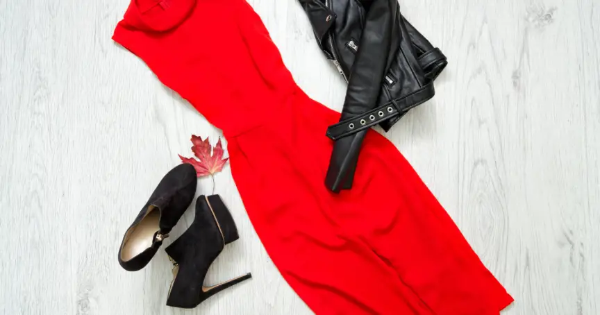 What Color Shoes to Wear With a Red Dress